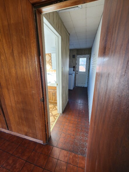 Building Photo - 4709 E Seneca St