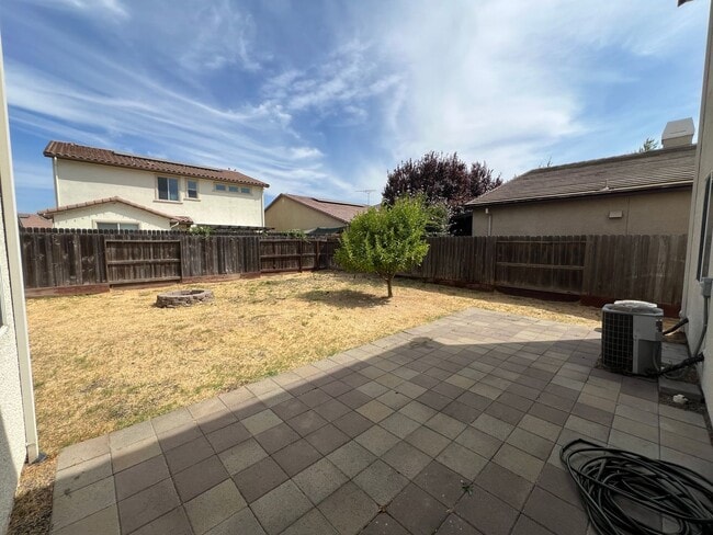 Building Photo - 2553 Acapulco Way