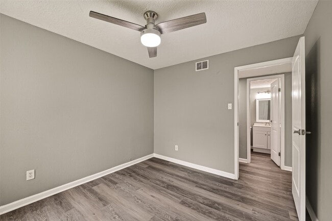 Building Photo - 7600 Emmett F Lowry Expy