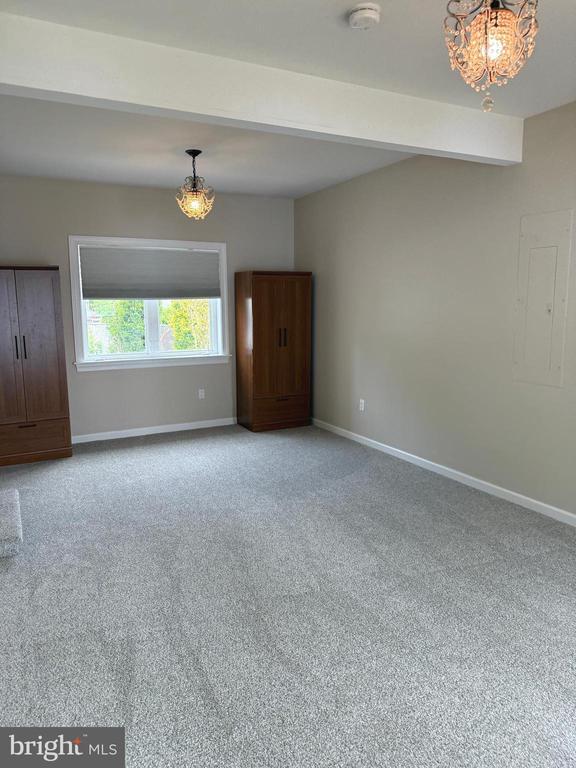 Building Photo - 9 Piegan Ln