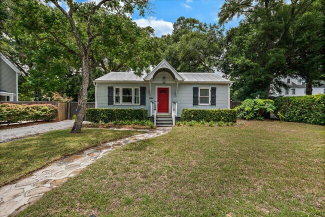 Building Photo - Old Village Cottage -Fully Furnished
