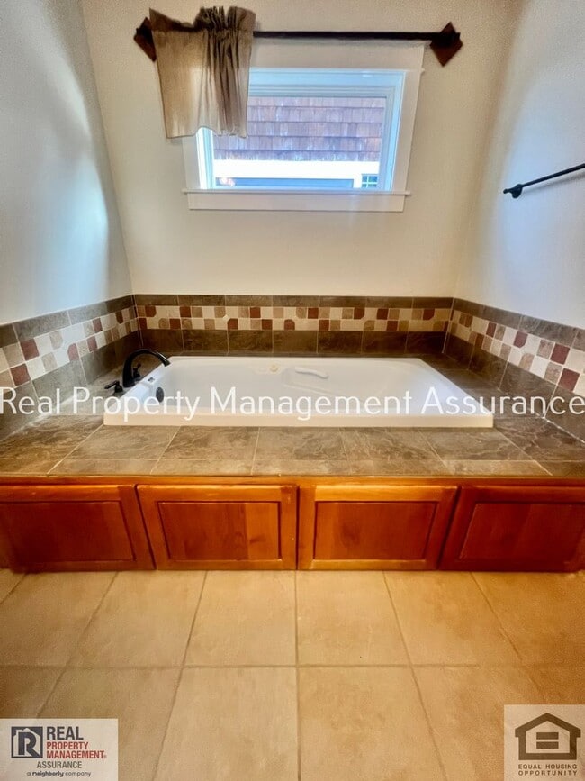 Building Photo - 16442 SW 132nd Terrace