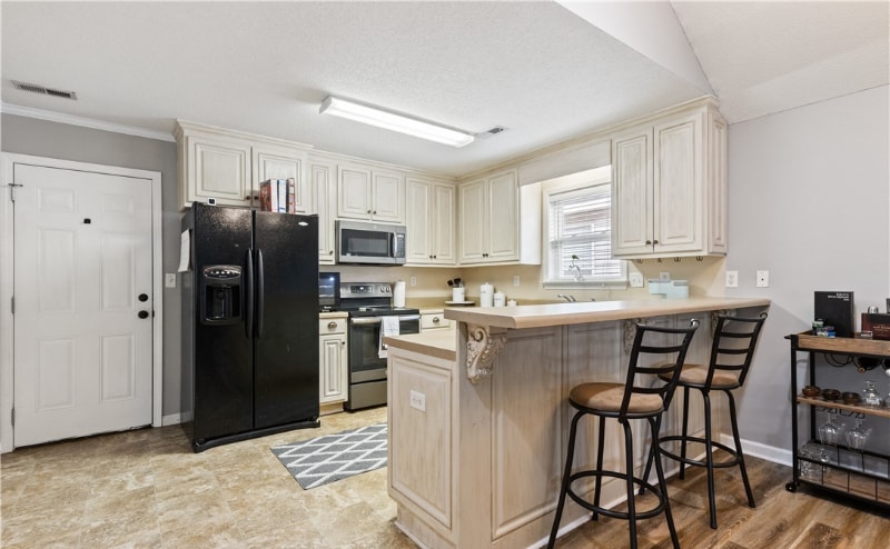 Building Photo - 9800 Lenox Ln