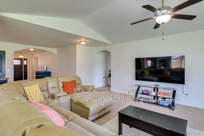 Building Photo - 9 Peggy Ct