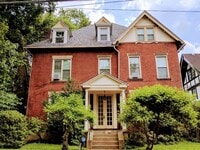 Building Photo - 5910 Howe St