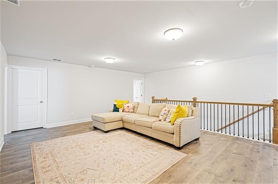 Building Photo - 5394 Pebblebrook Ln SE