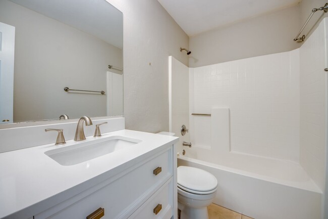 Building Photo - 2462 Nature Pointe Loop