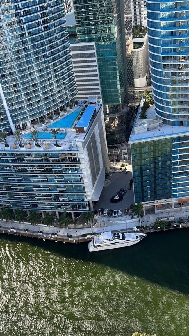 Building Photo - 465 Brickell Ave