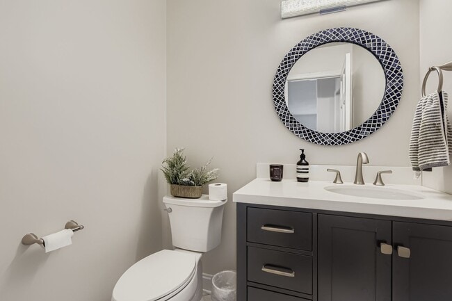 Building Photo - 53 Falcon Pl