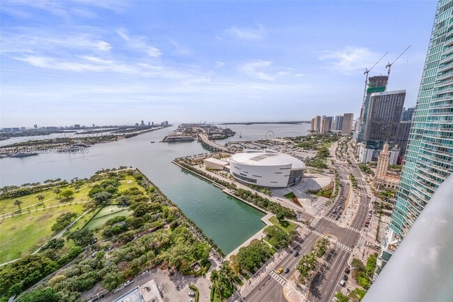 Building Photo - 900 Biscayne Blvd