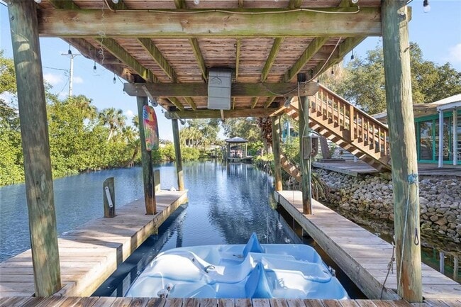 Building Photo - 8825 Oak St