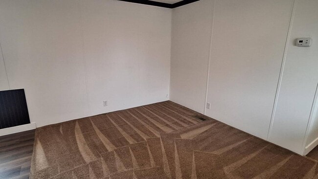 Building Photo - 1190 S Mojave Rd