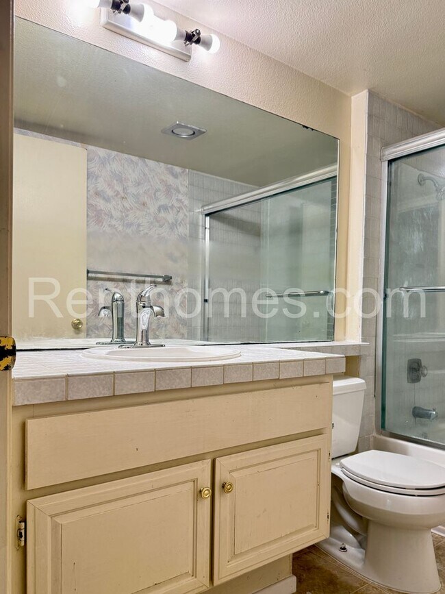 Building Photo - 3847 Camino Lindo