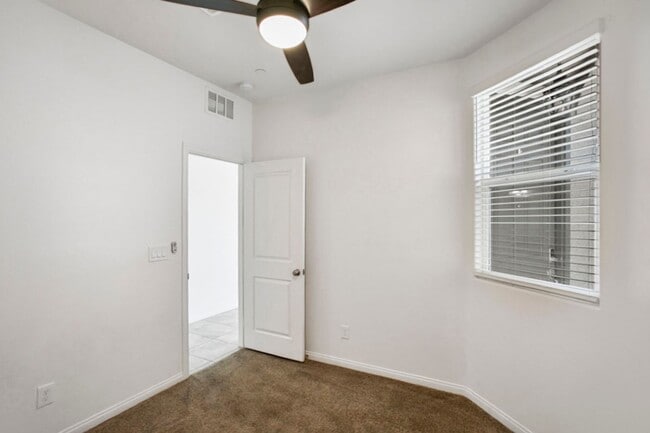 Building Photo - Beautiful 3 Bedroom Single Story West Vegas Home