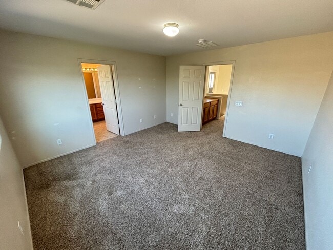 Building Photo - Gorgeous 3bed / 2.5bath home in the Silverstone Ranch community!