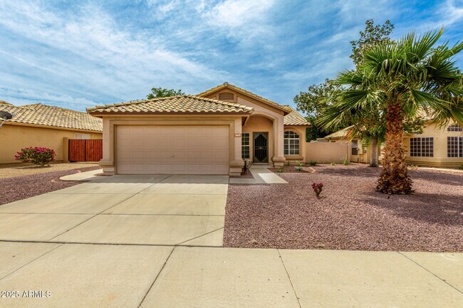 Building Photo - 7415 W Crest Ln