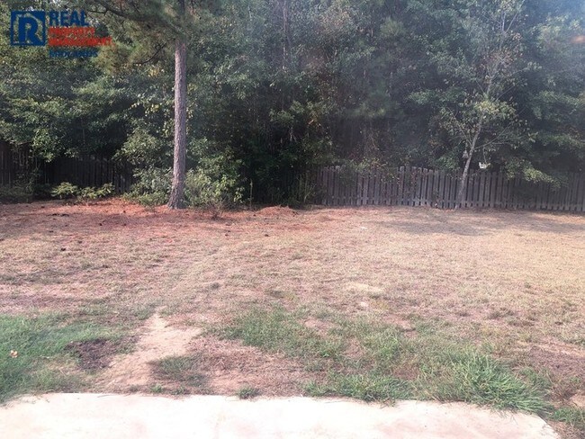 Building Photo - Spacious Home in Hopkins Area! Apply Now!