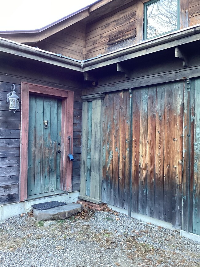 Primary Photo - 40 Chestnut Hill Rd