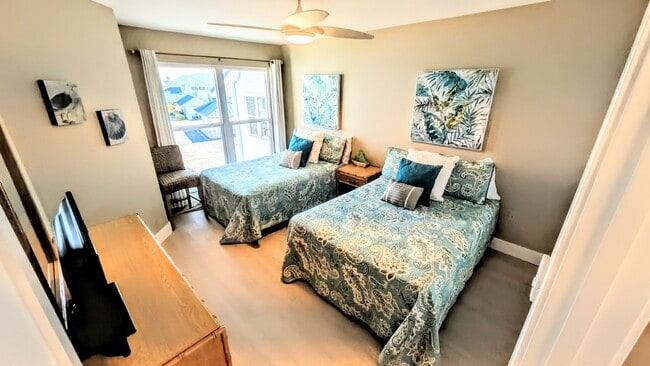 Building Photo - Seasonal/short term 2/2 vacation condo close to Anna Maria