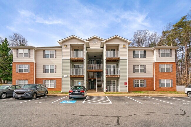 Building Photo - 501 Garrison Woods Dr