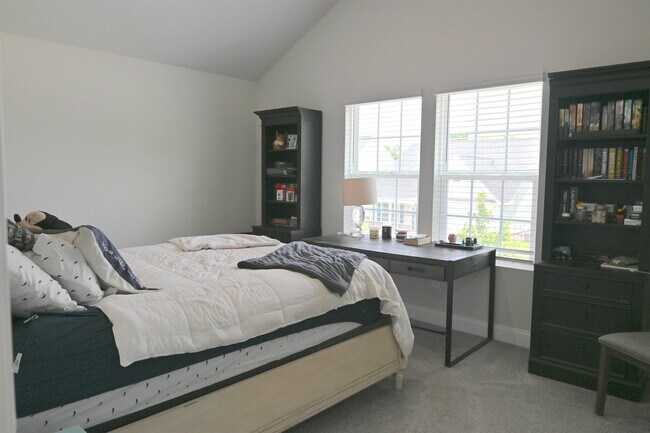 Building Photo - 2464 Campton Lp