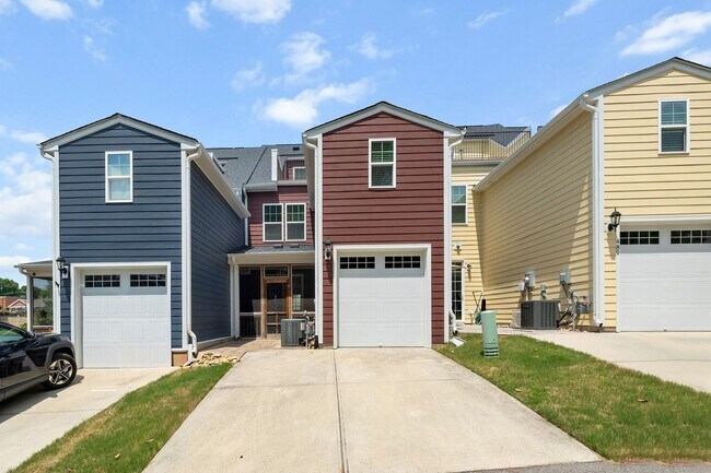 Building Photo - 3 Bedroom Townhome with Rooftop Terrace in Downtown Wake Forest!
