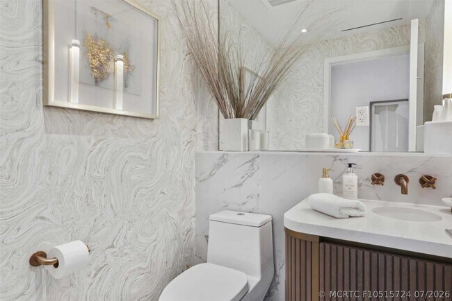 Building Photo - 525 N Fort Lauderdale Beach Blvd