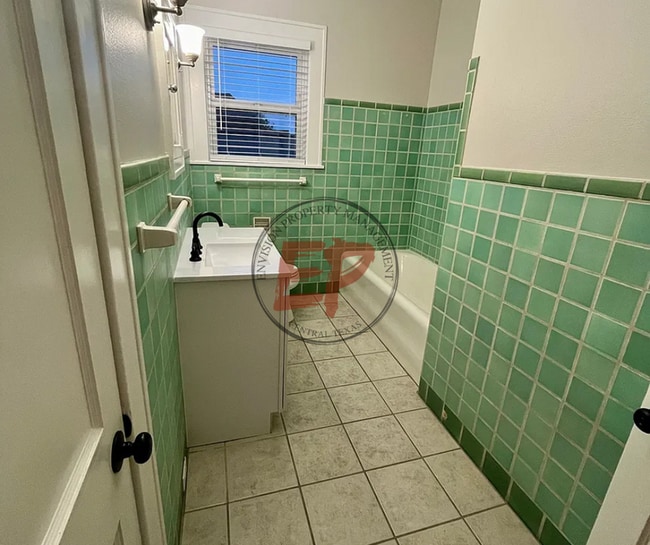 Building Photo - 2009 Washington Ave