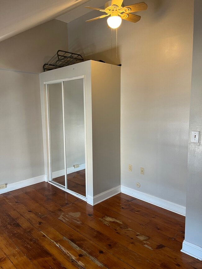Building Photo - 126 Grape St
