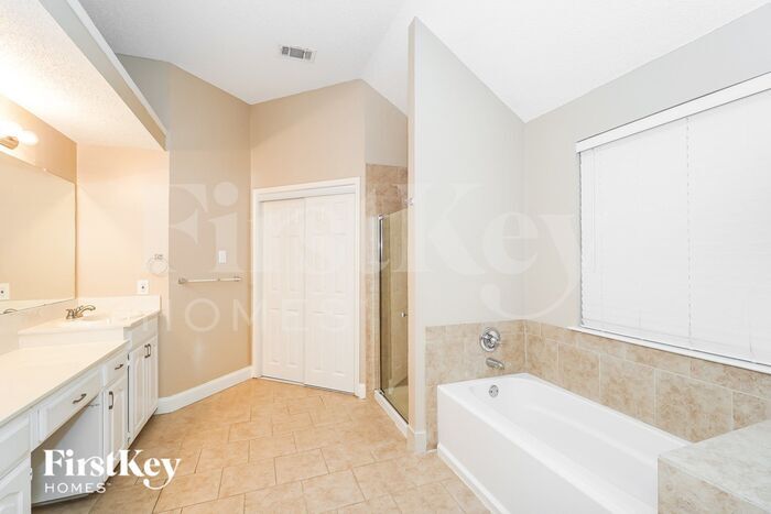 Building Photo - 2132 Montclair Ln
