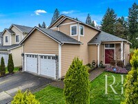 Building Photo - Peaceful Retreat Near JBLM | Spacious 3BR ...