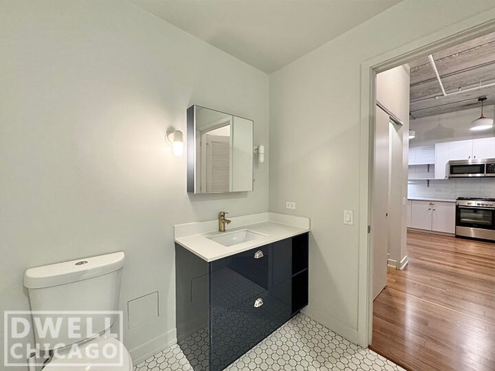 Building Photo - 152 W Huron St