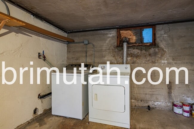 Building Photo - 1266 Parkway Ave