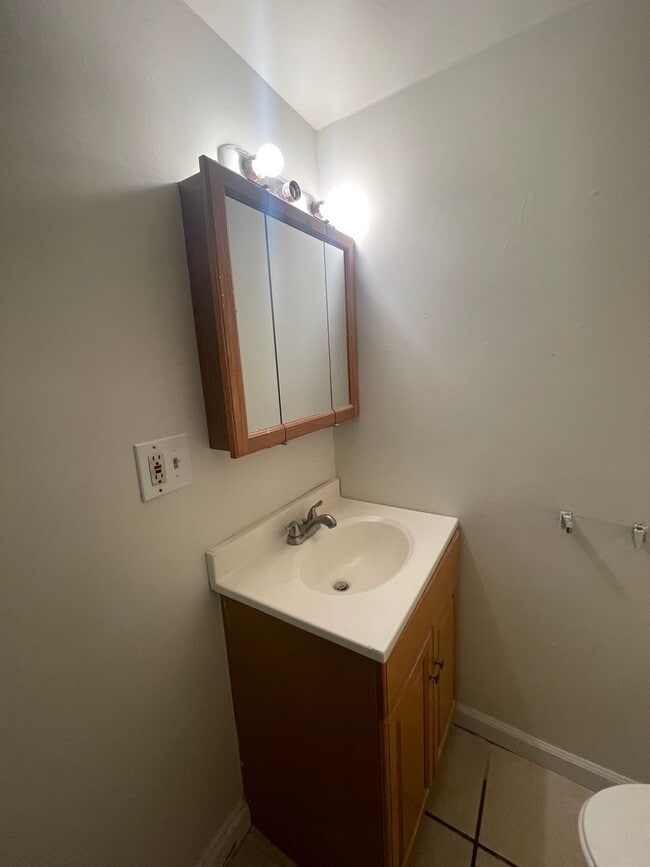 Building Photo - 2 Bedroom Apartment for Rent – Pittsfield, MA – $1,450/month