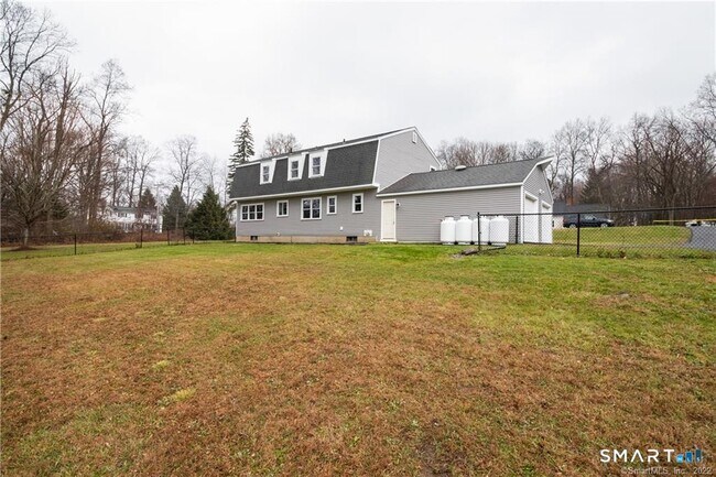 Building Photo - 2 Saddle Ridge Rd