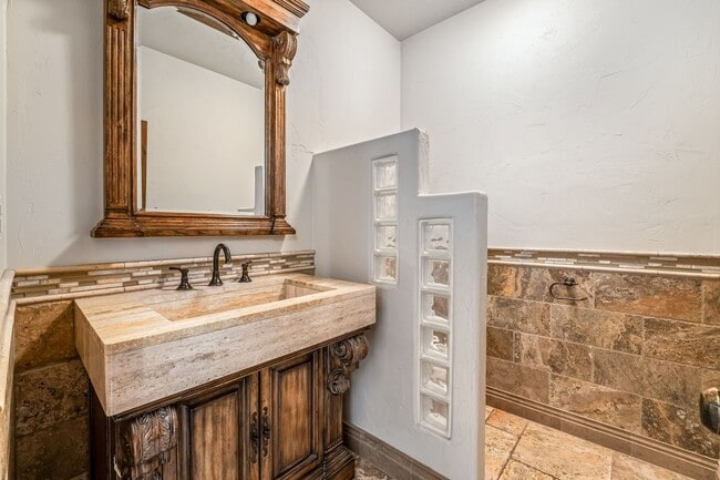 Building Photo - A stunning custom estate nestled in the pr...