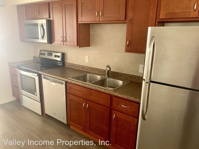 Building Photo - 1920 W Berridge Ln