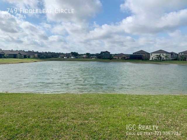 Building Photo - 5 Bedroom home in desirable Sawgrass Lakes...