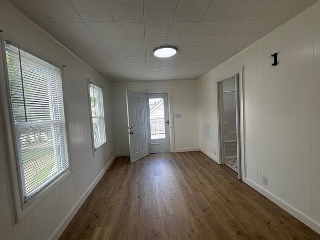 Building Photo - Your perfect 4-bed / 2-beth home in Elizabethton awaits! $2400