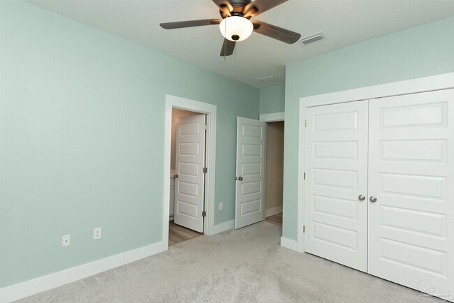 Building Photo - 1938 Westhill Dr