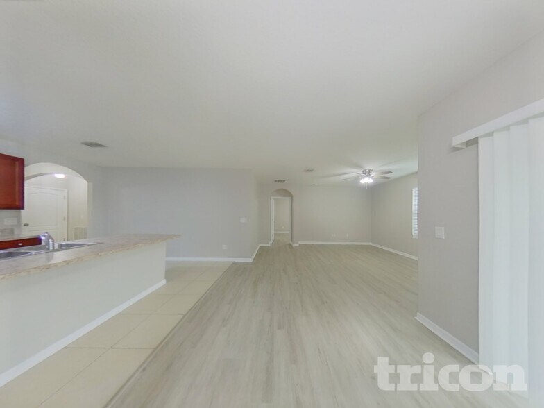 Building Photo - 16185 Yelloweyed Dr