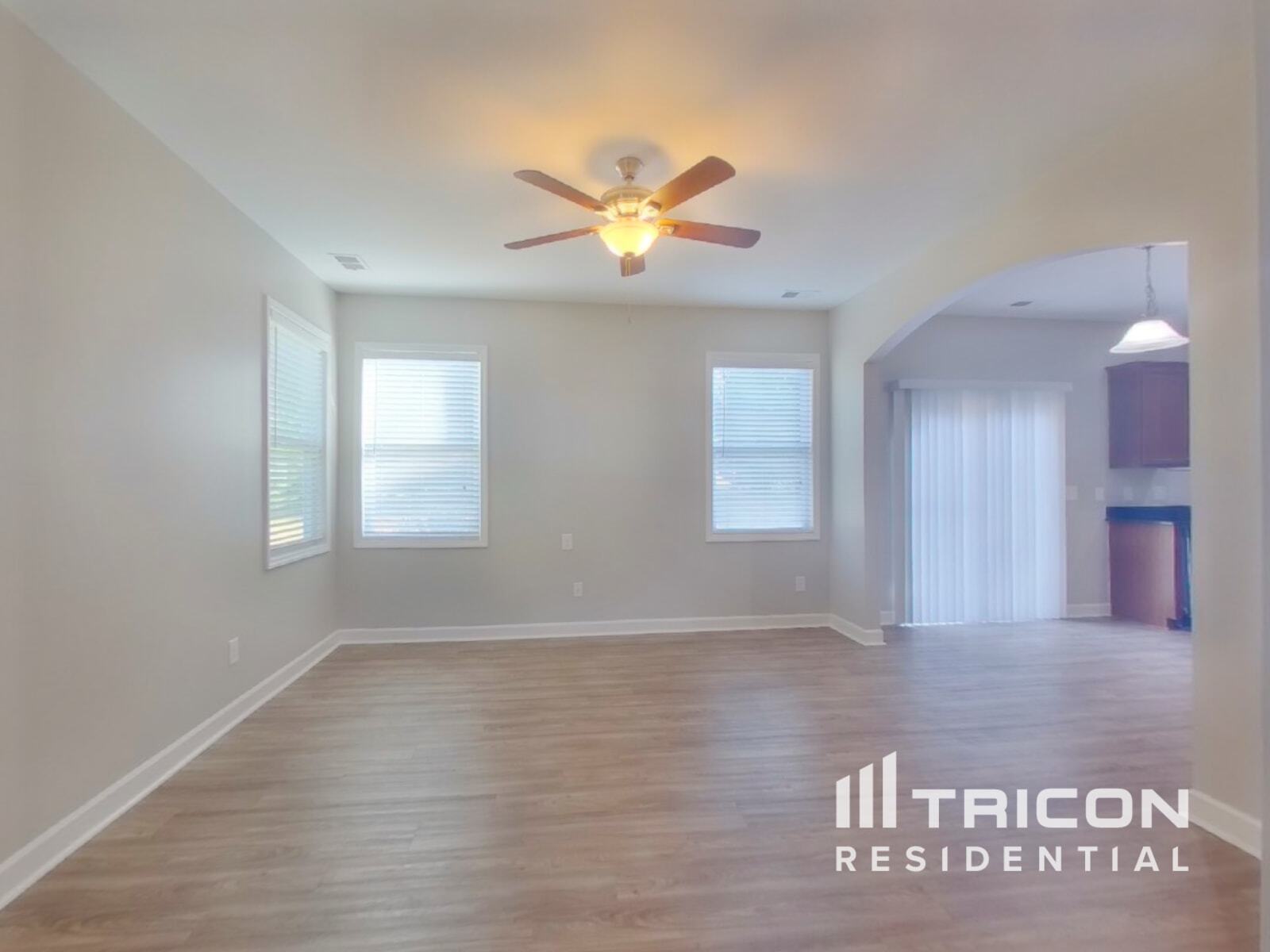 Building Photo - 806 Simones Ct
