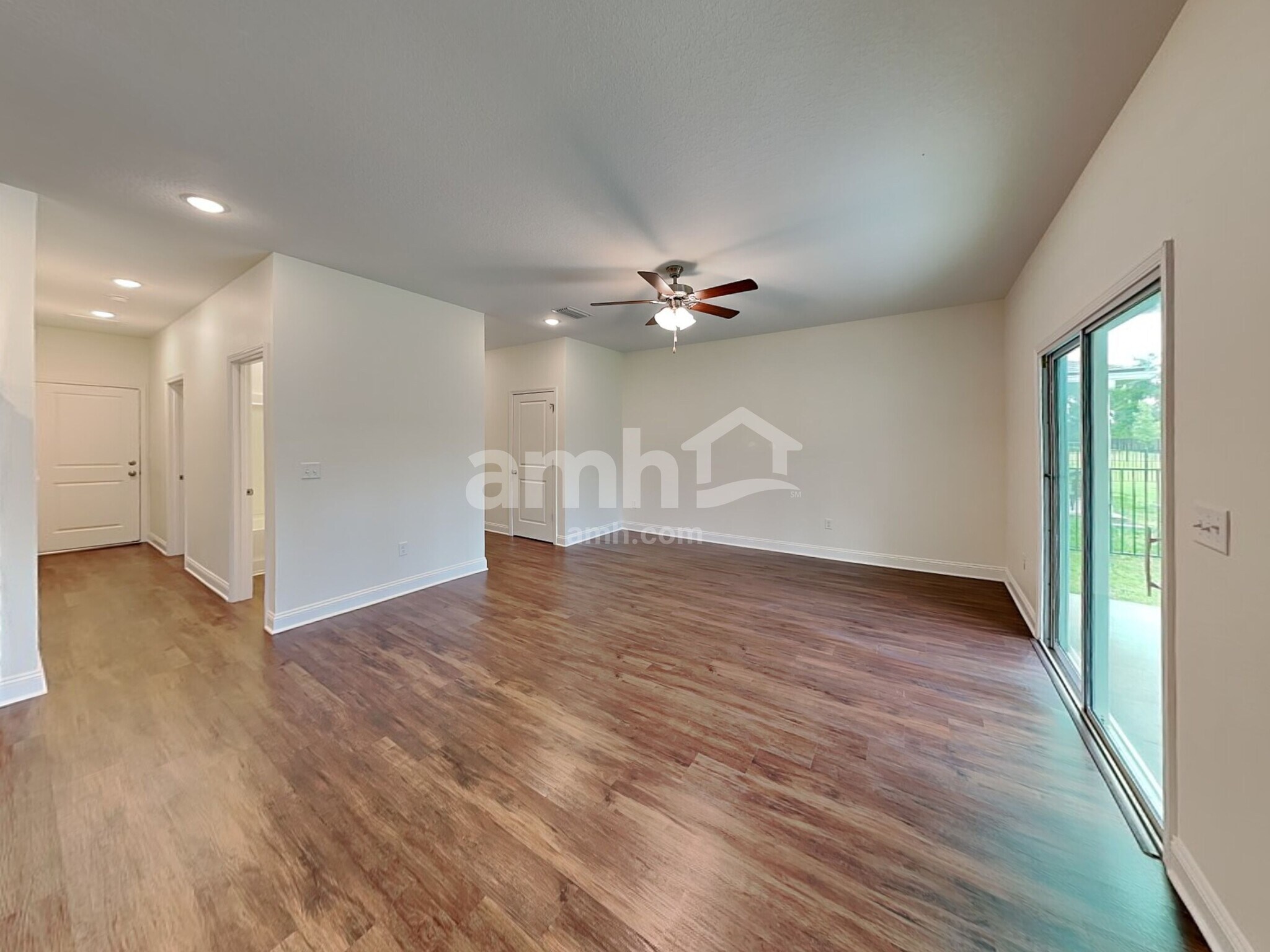 Building Photo - 329 Banyan Frst Dr