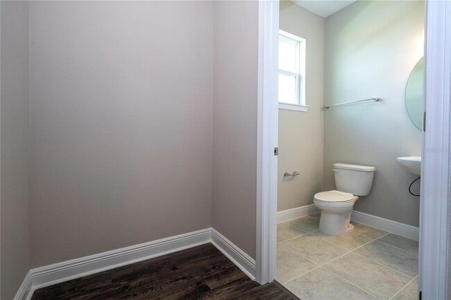 Building Photo - 16350 Hamlin Vw St