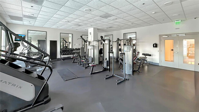 Building Photo - 2665 SW 37th Ave
