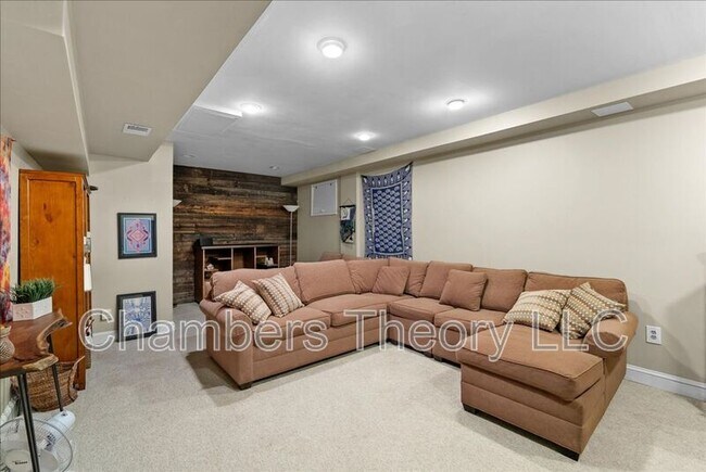 Building Photo - 8709 Hidden Hill Ln