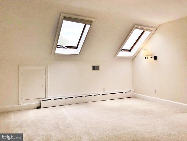 Building Photo - 5603 Chevy Chase Pkwy NW