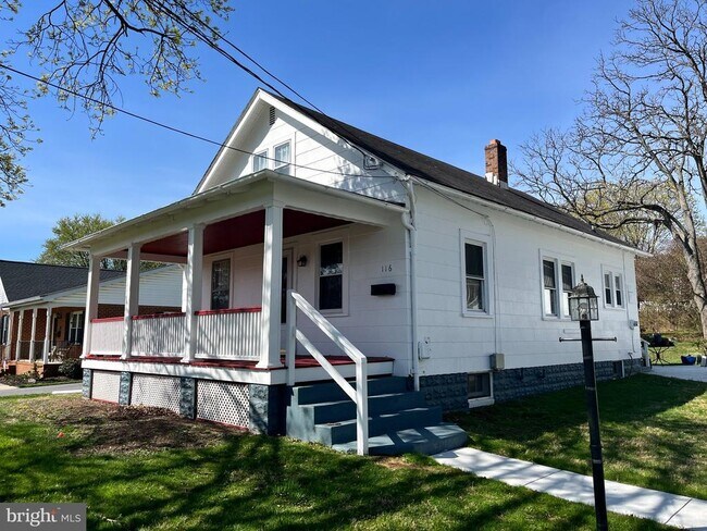 Building Photo - 116 2nd Ave