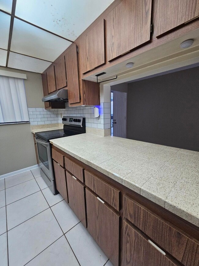 Building Photo - 1950 N Congress Ave