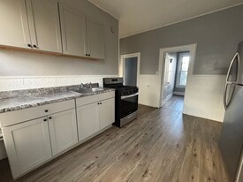 Building Photo - 175 Columbia St